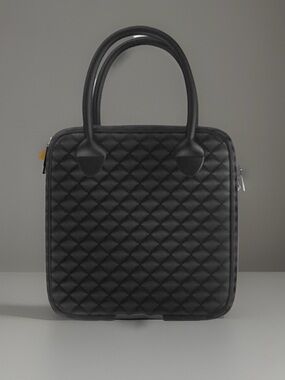 Women’s-Men’s Black Quilted Travel Bag-Toiletries, Hair Dryer Ect. 🌿🆕🌿